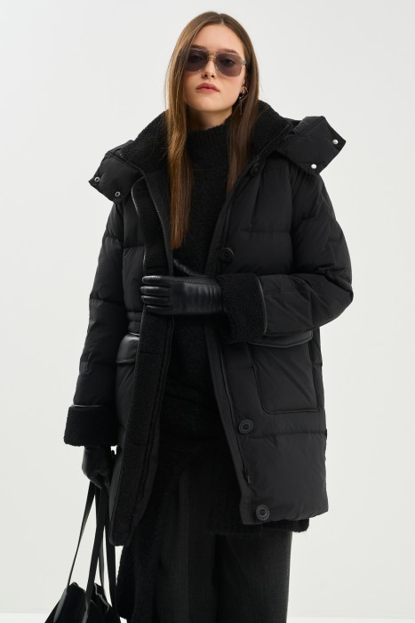 пуховик с меховой отделкой из россии вид сбоку