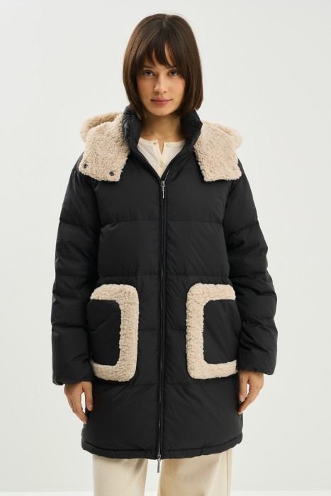 пуховик с меховой отделкой от бренда снежная королева вид слева