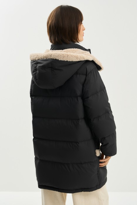 пуховик с меховой отделкой по цене 5700 руб вид справа