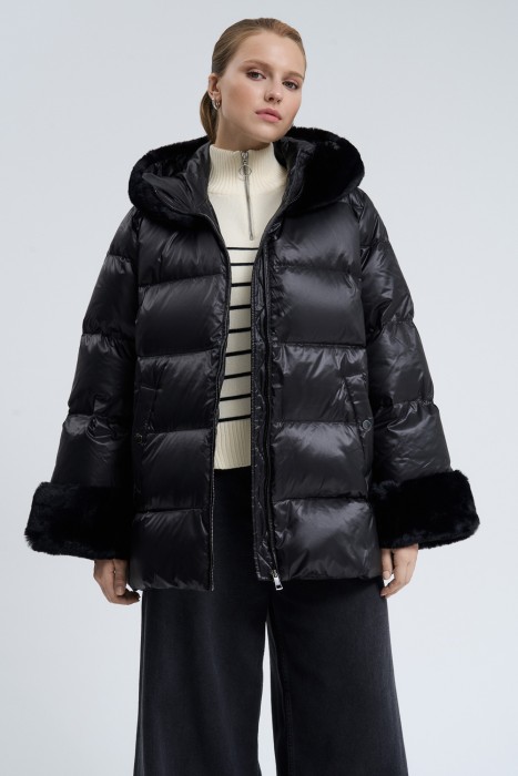 пуховик с отделкой меховой тканью 715776003 фотография