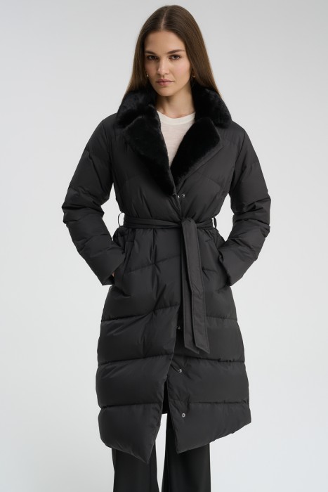 пуховик с отделкой меховой тканью от бренда снежная королева вид слева