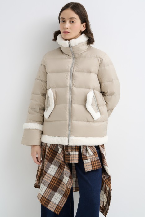 пуховик с отделкой меховой тканью от бренда снежная королева вид слева