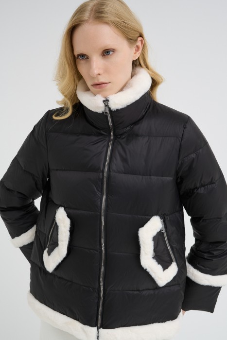 пуховик с отделкой меховой тканью от бренда снежная королева вид слева