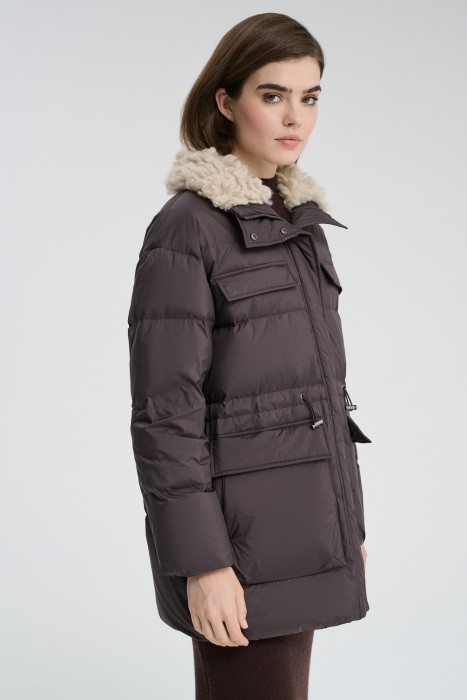 пуховик с отделкой меховой тканью по цене 15160 руб вид справа