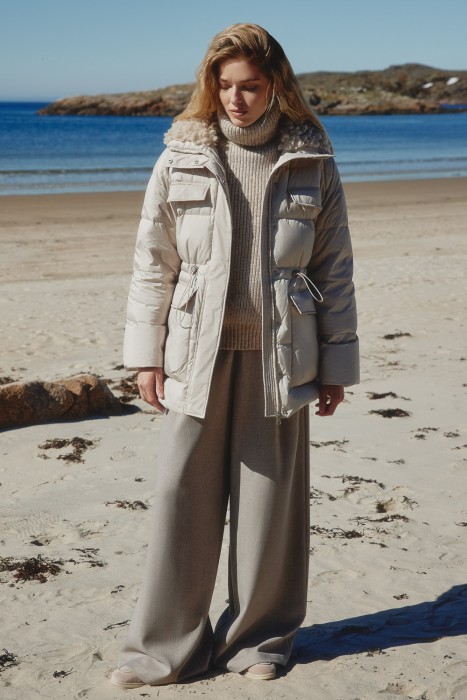 пуховик с отделкой меховой тканью 728333003 фотография