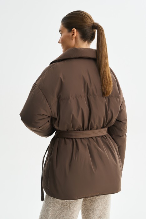 пуховик с поясом по цене 11720 руб вид справа