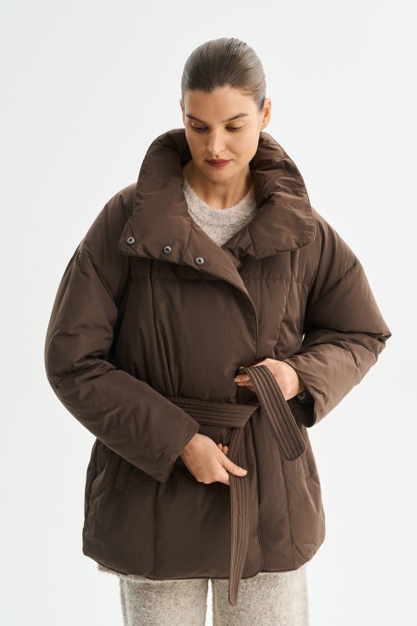 пуховик с поясом из россии вид сбоку