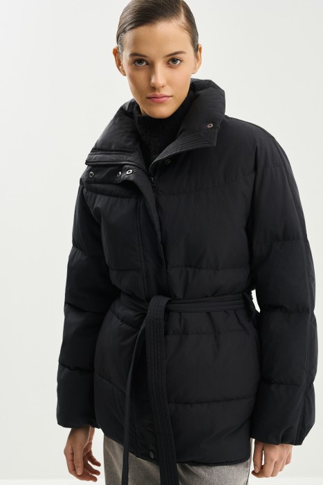 пуховик с поясом от бренда снежная королева вид слева