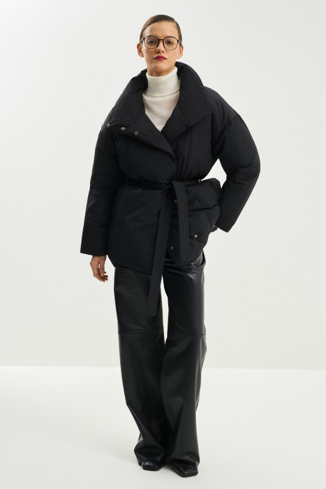 пуховик с поясом от бренда снежная королева вид слева