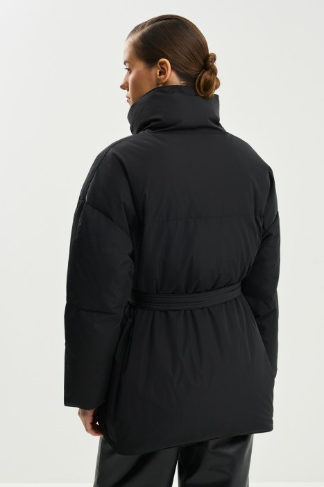 пуховик с поясом по цене 9050 руб вид справа