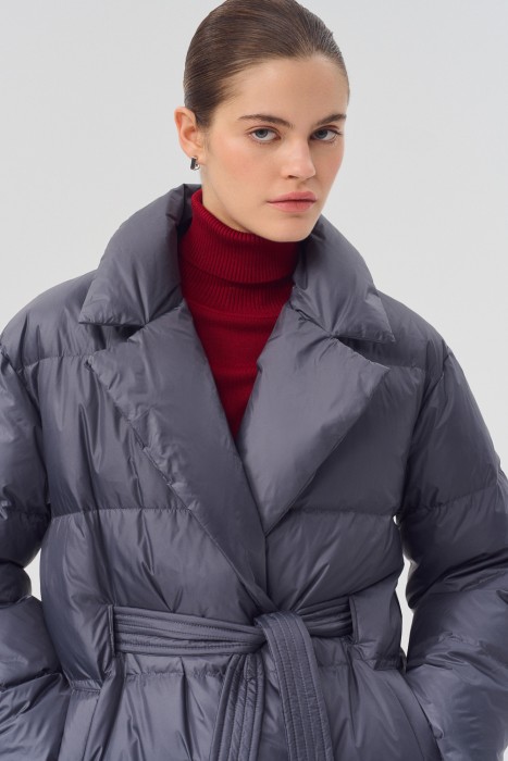 пуховик с поясом из россии вид сбоку