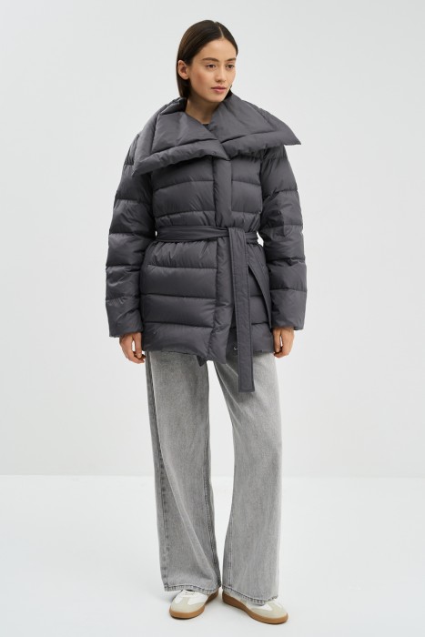 пуховик с поясом от бренда снежная королева вид слева