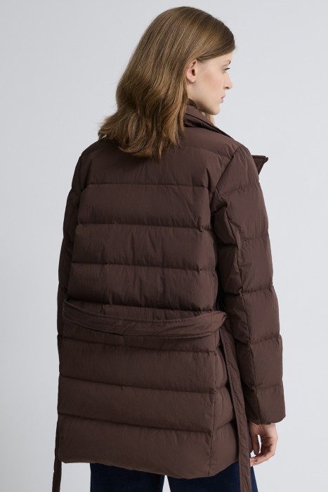 пуховик с поясом по цене 7390 руб вид справа