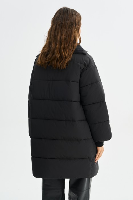 пуховик с трикотажной вставкой по цене 4800 руб вид справа