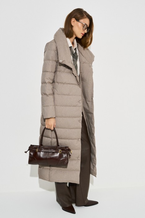 пуховик с воротником-стойкой из россии вид сбоку