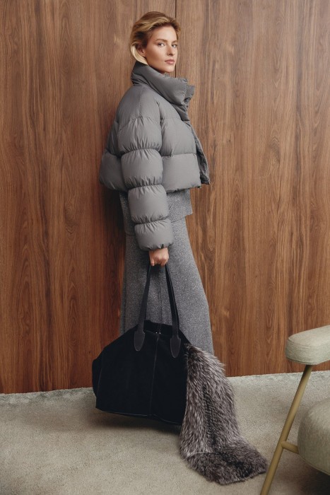 пуховик-трансформер от бренда снежная королева вид слева