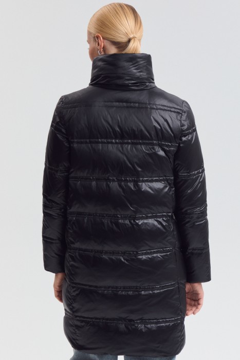 пуховик по цене 4560 руб вид справа