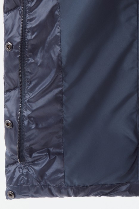 пуховик по цене 4200 руб вид справа