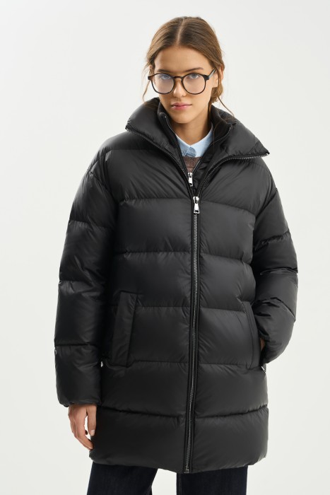 пуховик по цене 7570 руб вид справа