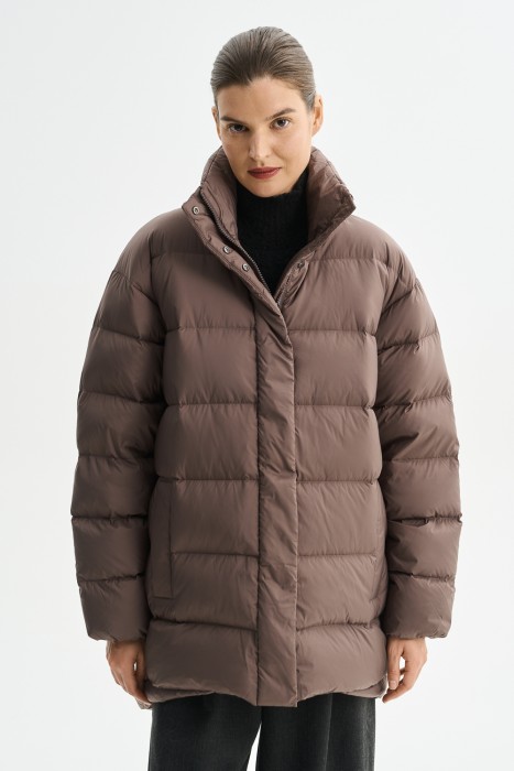 пуховик от бренда снежная королева вид слева