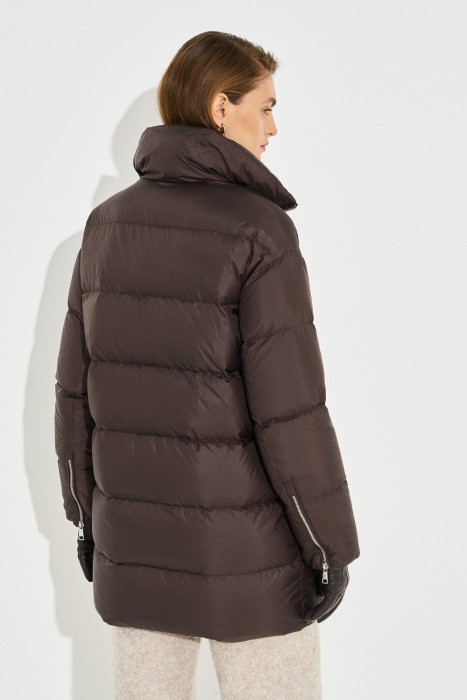 пуховик по цене 11410 руб вид справа