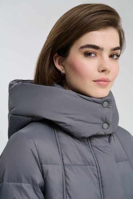 пуховое пальто с капюшоном из россии вид сбоку