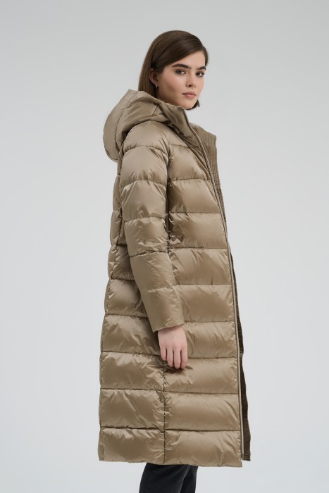 пуховое пальто с капюшоном по цене 10190 руб вид справа