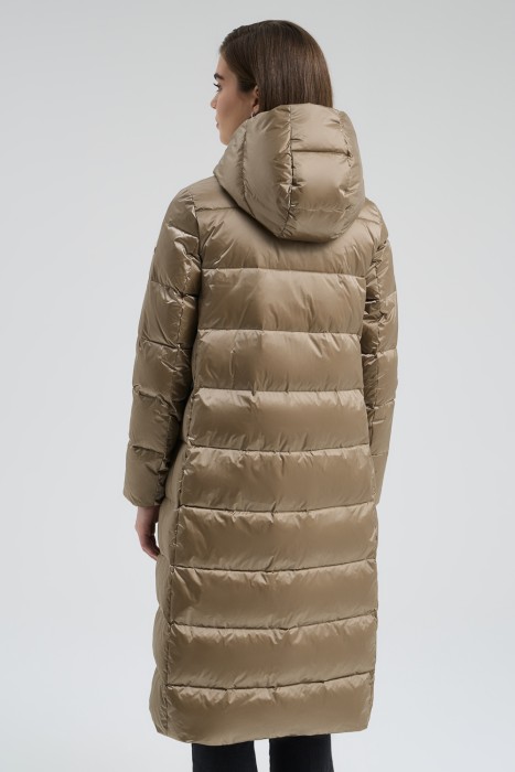 пуховое пальто с капюшоном из россии вид сбоку