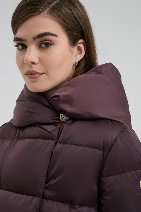 пуховое пальто с капюшоном из россии вид сбоку