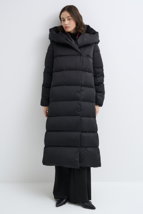 пуховое пальто с капюшоном от бренда снежная королева вид слева
