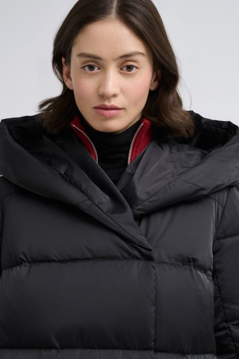 пуховое пальто с капюшоном из россии вид сбоку