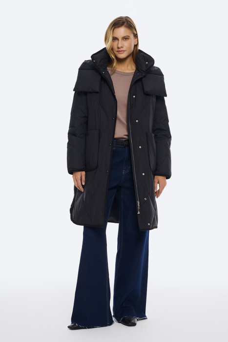 пуховое пальто с капюшоном от бренда снежная королева вид слева