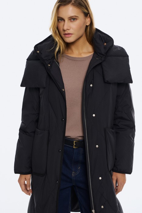 пуховое пальто с капюшоном из россии вид сбоку