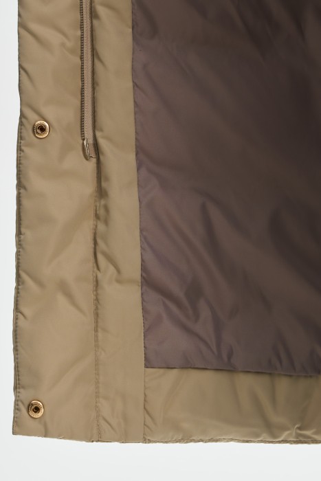 пуховое пальто с капюшоном из россии вид сбоку