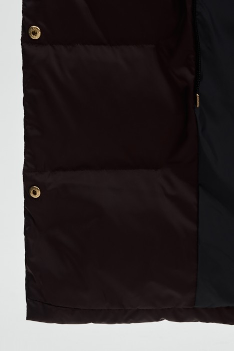 пуховое пальто с капюшоном из россии вид сбоку