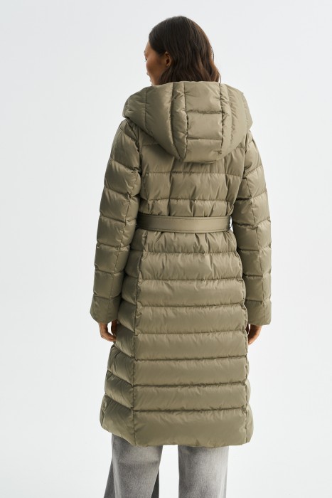 пуховое пальто с капюшоном по цене 8480 руб вид справа