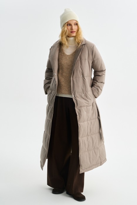 пуховое пальто с поясом 774081003 фотография