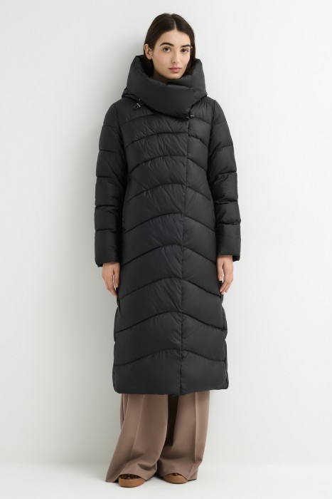 пуховое пальто с ремнем от бренда снежная королева вид слева