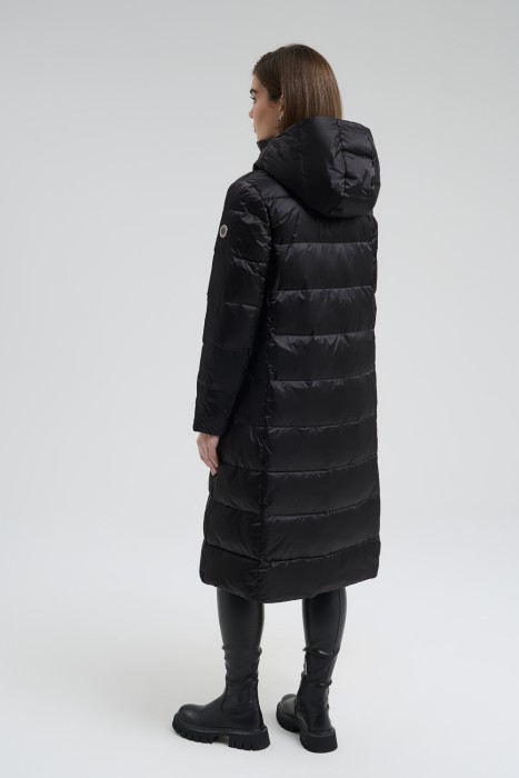 пуховое пальто по цене 9610 руб вид справа