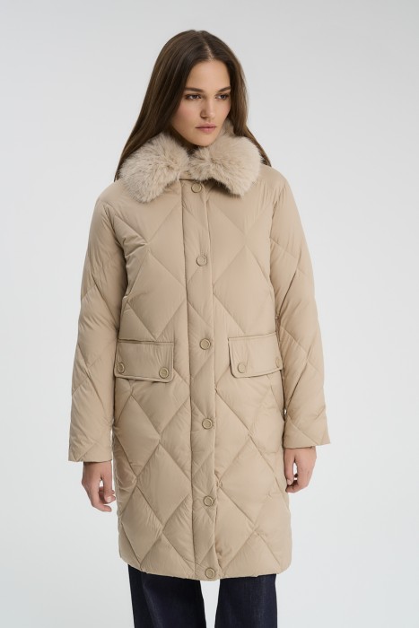 пуховое пальто от бренда снежная королева вид слева