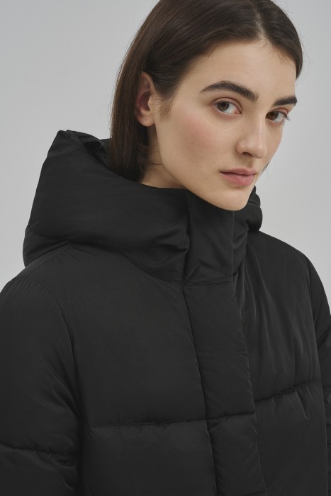 пуховое пальто по цене 9780 руб вид справа