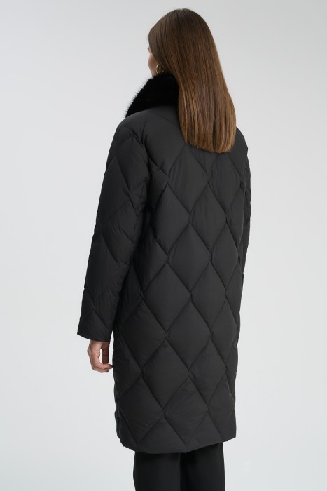 пуховое пальто по цене 9290 руб вид справа