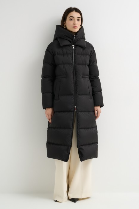 пуховое пальто по цене 11000 руб вид справа