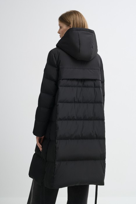 пуховое пальто по цене 24800 руб вид справа