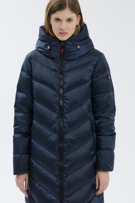 пуховое пальто от бренда снежная королева вид слева