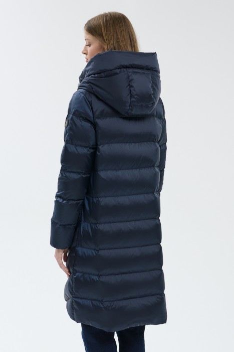 пуховое пальто по цене 24800 руб вид справа