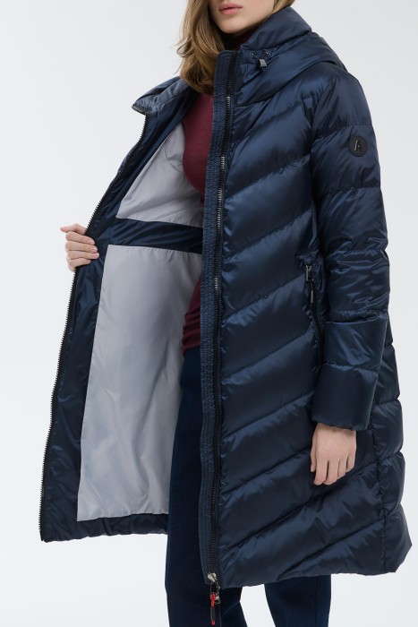 пуховое пальто из россии вид сбоку