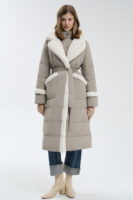 пуховое пальто от бренда снежная королева вид слева