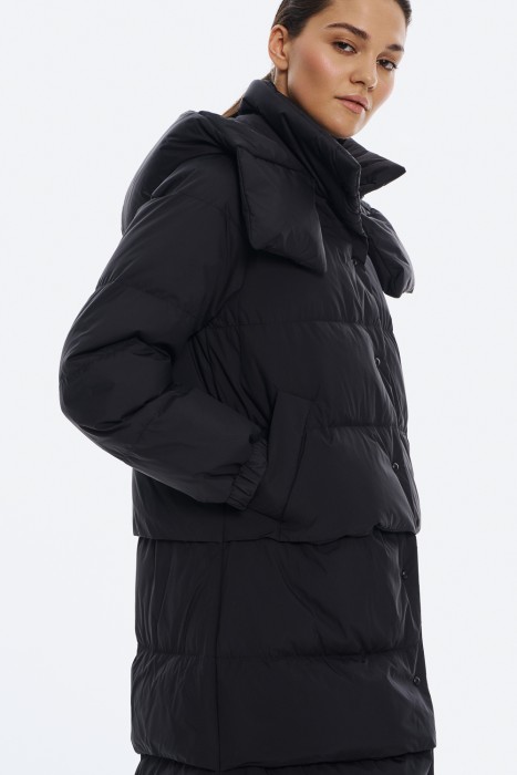 пуховое пальто по цене 6140 руб вид справа