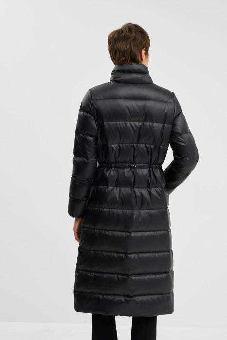 пуховое пальто по цене 6350 руб вид справа